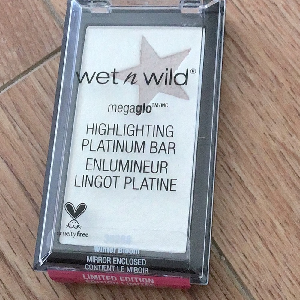 Wet n wild platinum highlighter sealed 36288